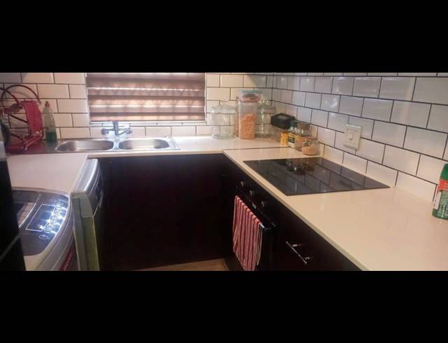2 BEDROOM TOWNHOUSE FOR SALE IN SOUTH CREST
